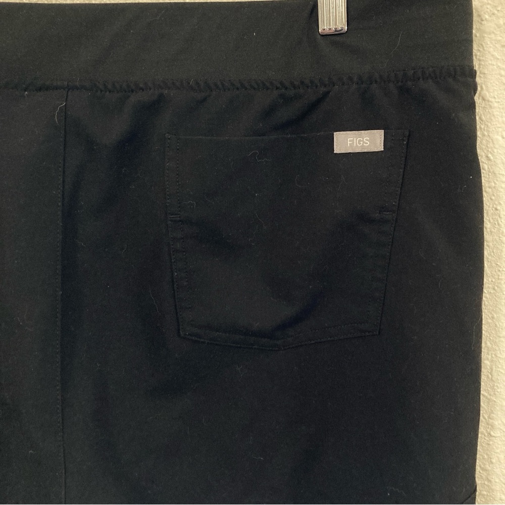 Figs Black Jogger Scrub Pants - Picture 5 of 16
